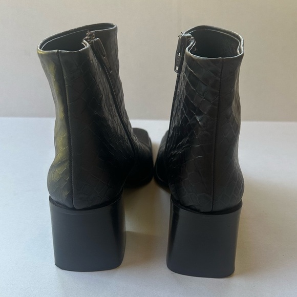 Via Spiga Vtg Dark Brown Croc Embossed Leather Square Toe Ankle Boots 9 Narrow - Picture 5 of 12